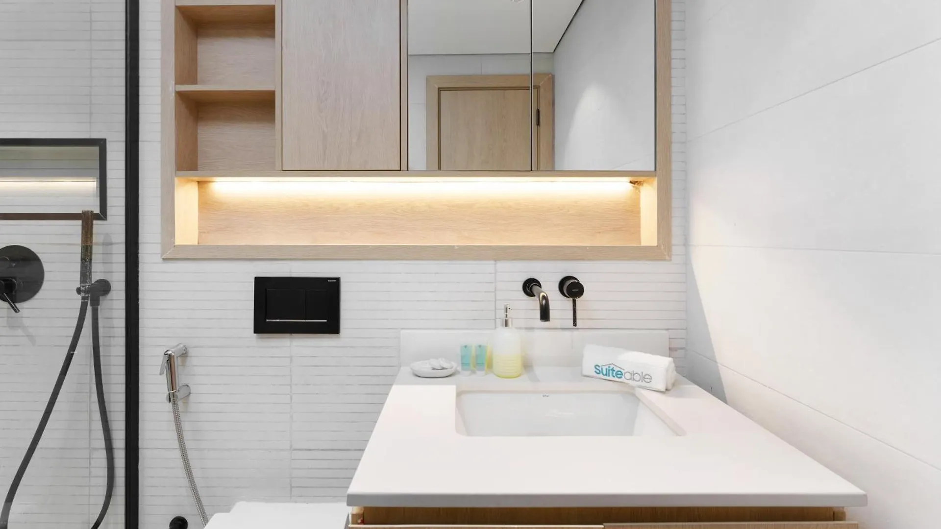 Cozy Studio In Beverly Residence, Jvc By Suiteable Dubai 0*,  United Arab Emirates
